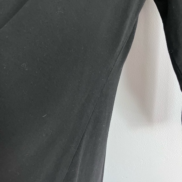 Cut.Loose Black V Neck 3/4 Sleeve Tunic Top - Picture 3 of 6